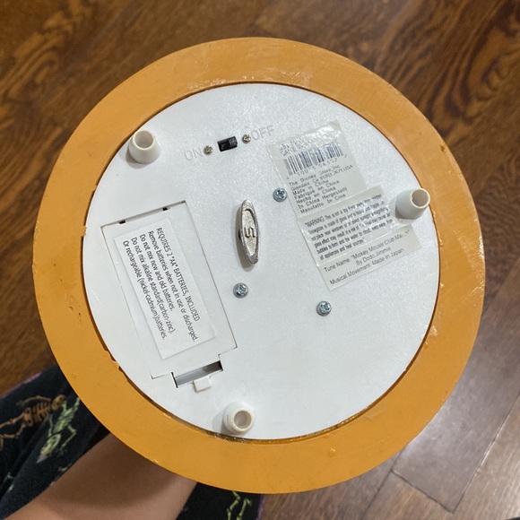 RARE - Vintage Disney Brave Little Tailor Snow Globe Carousel Music Box - Picture 6 of 6